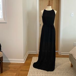 Soloiste Black Pleated Column Dress with braided tie waist